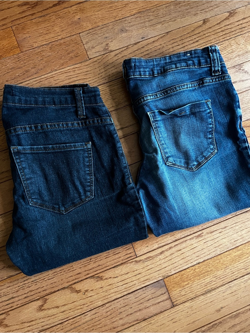 Forever 21 Women’s Skinny Jeans Bundle of 2 Dark & Medium Wash Size 25